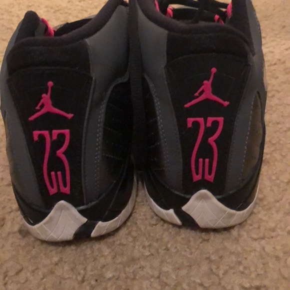 Barely worn Jordan sneakers - Picture 4 of 4